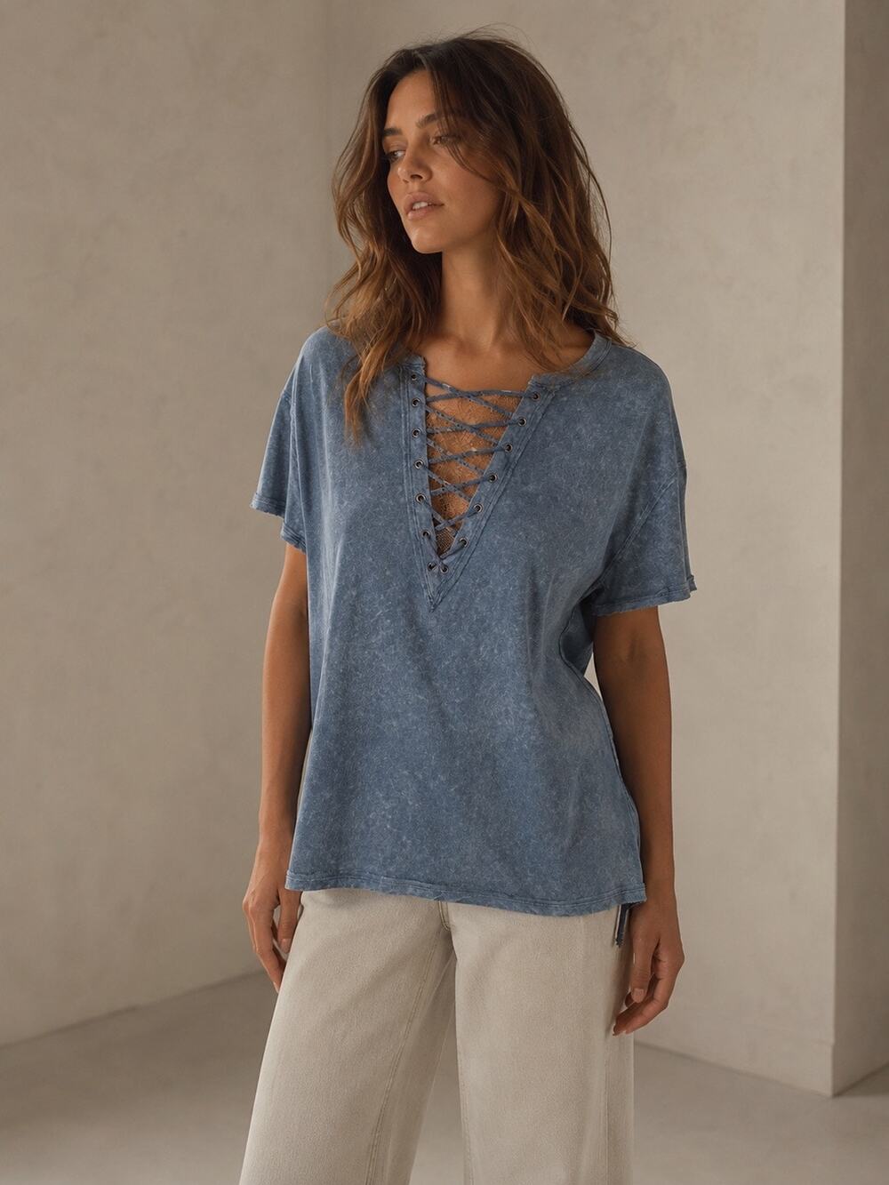 FREE PEOPLE Women's Lace Up Plunge V-Neck Split Hem Oversized Cotton Tee Size XS